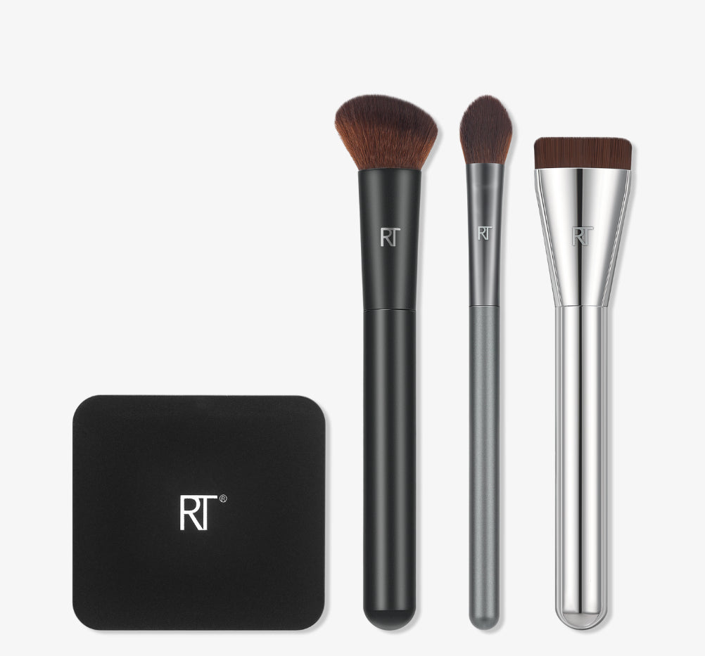 Real techniques - Chrome era it’s giving base makeup brush set