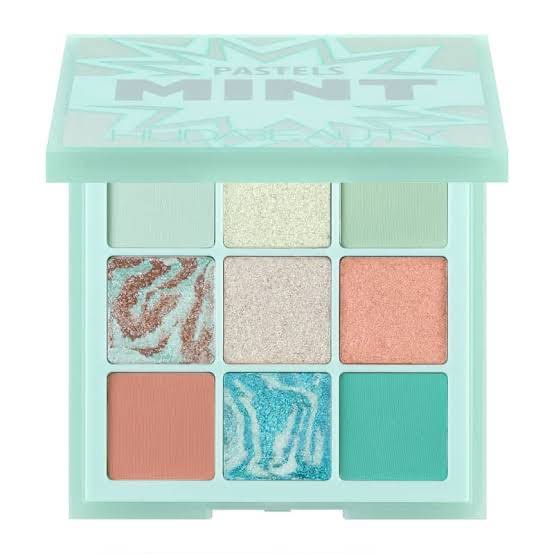 Huda Beauty - Pastels mint eyeshadow palette